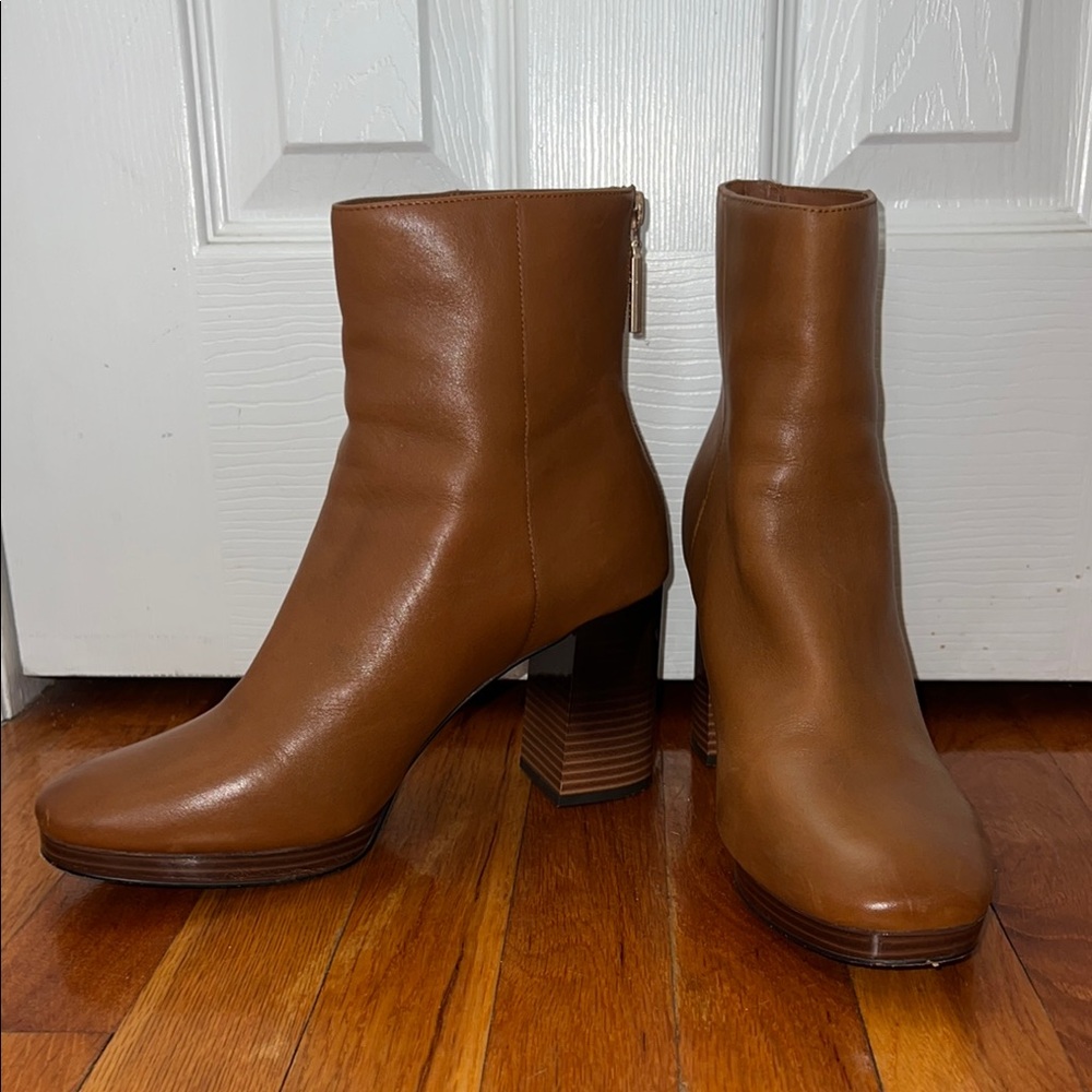 Elegant Tan Ankle Boots